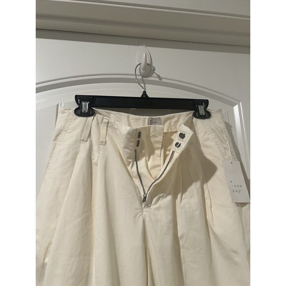 NEW a new day Cream High-Rise Pleat Front Wide Leg Women's Pants Size 6 - Picture 9 of 10